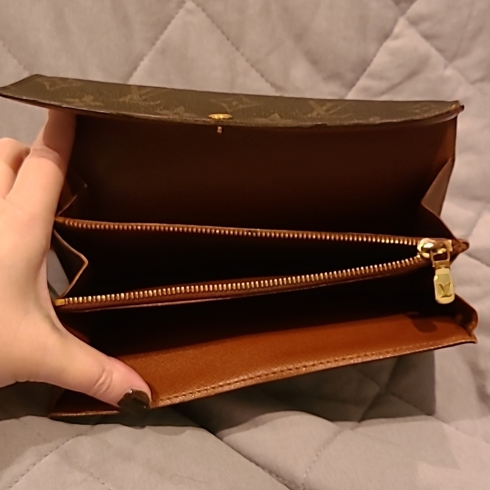 Louis Vuitton Monogram Brown Sarah Wallet - Picture 11 of 16